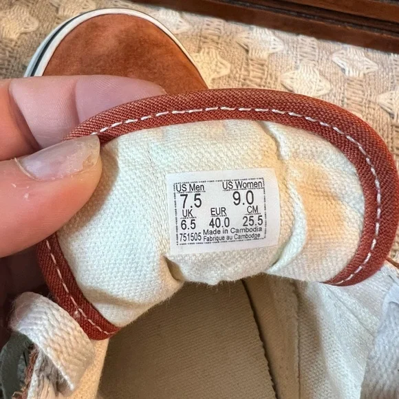 VANS Men's Classic Filmore Decon Sneaker Rust Orange and Men's Size 7.5 - Picture 2 of 6